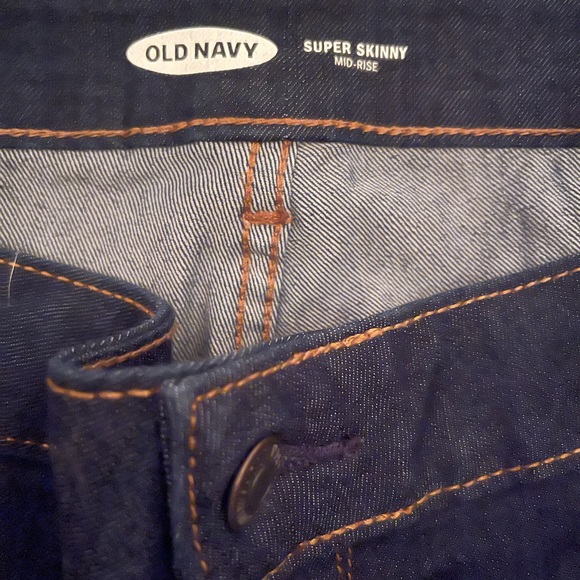 Old Navy Super Skinny Jeans - Picture 2 of 3